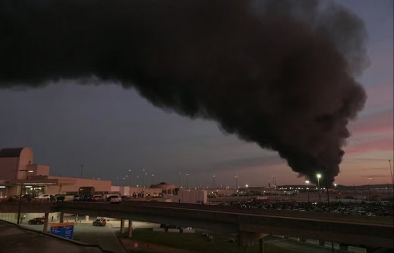 Cargo Plane Crash Near US Airport Leaves Seven Dead