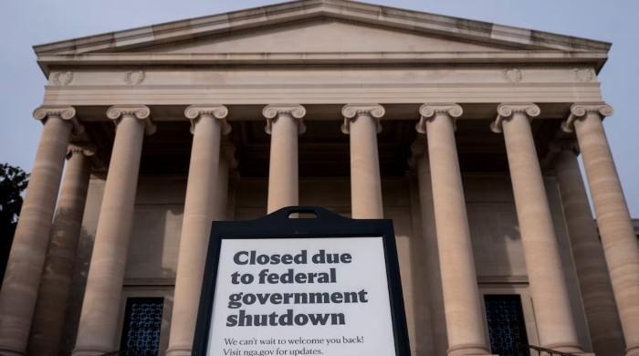US Senate advances bill to end federal shutdown