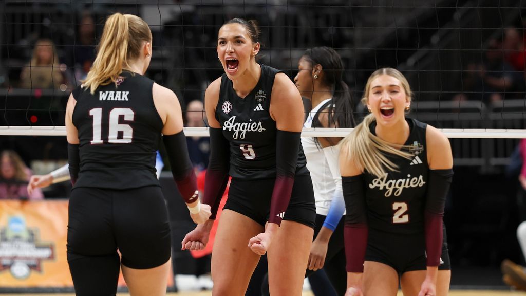 Aggies topple final 1-seed to clinch volleyball title