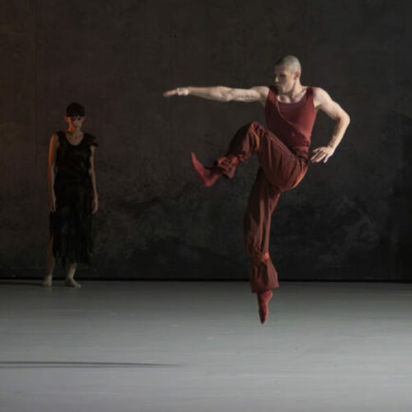 Alainpaul and its costumes take to the stage with Drift Wood at the Paris Opera