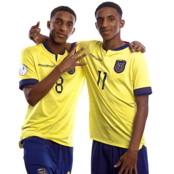 Arsenal sign Quintero twins, 16, from Ecuador