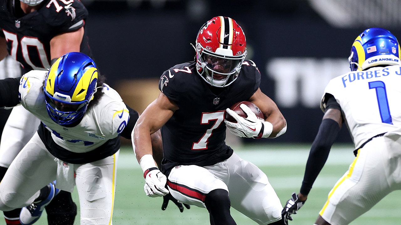 Bijan Robinson’s 93-yard touchdown run stuns Rams as Falcons star leads way to upset win