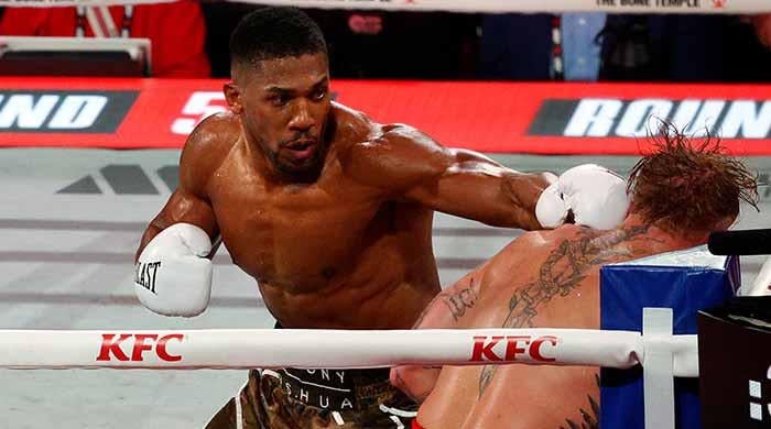 Boxer Anthony Joshua hurt in fatal car crash in Nigeria