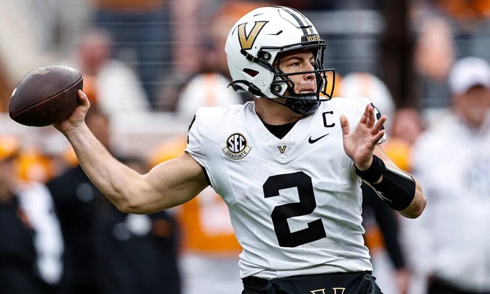 College football star calls on Trump take charge of College Football Playoff decisions