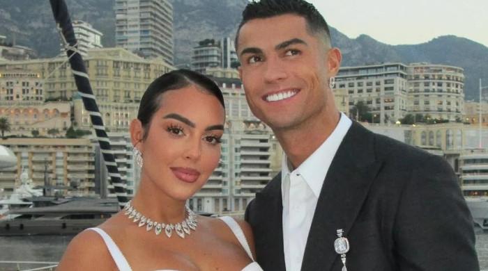 Georgina Rodriguez not really impressed by Cristiano Ronaldo’s m ring?