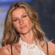 Gisele Bündchen reflects ‘as 2025 comes to an end’