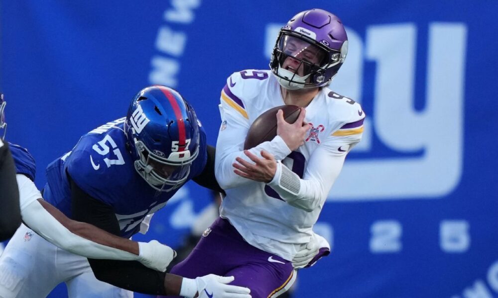 Hand injury latest ailment for Vikes QB McCarthy