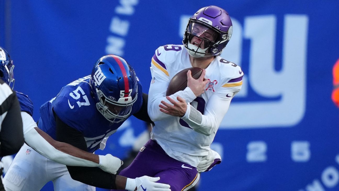 Hand injury latest ailment for Vikes QB McCarthy