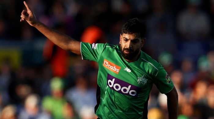 Haris Rauf shines as Melbourne Stars rout Sydney Thunder to top BBL standings