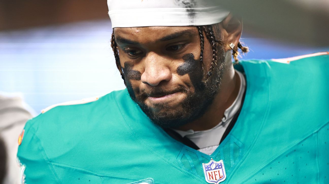 How Tua Tagovailoa’s benching impacts Dolphins’ future