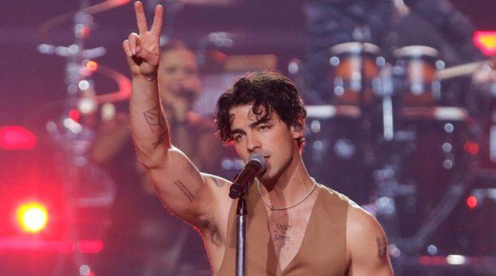 Joe Jonas slams fan’s ‘debt’ question