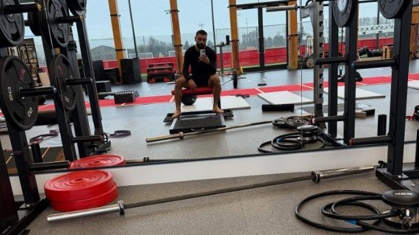 Liverpool’s Salah posts Instagram photo alone in gym