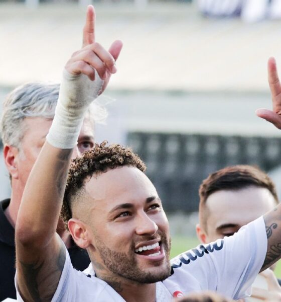 Neymar helps Santos stay up, knee surgery next