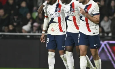 PSG beat Metz to go top | The Express Tribune