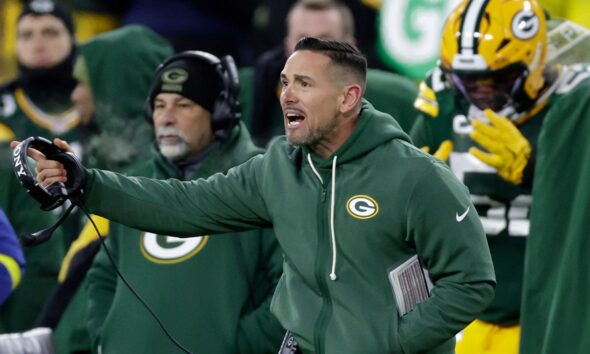 Packers, Bears head coaches share icy postgame handshake following NFC North battle