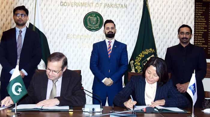 Pakistan, ADB ink two climate resilience initiatives worth over 0m