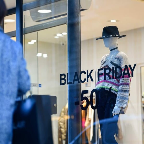 Results are in: US Black Friday store visits down, e-visits up, apparel shines
