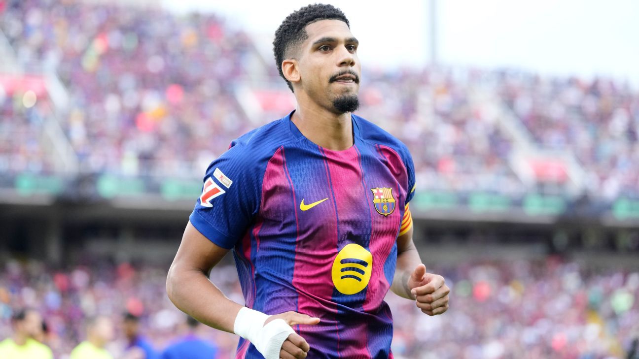 Ronald Araújo returns to Barcelona training after focusing on mental health