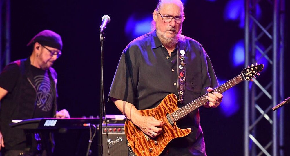 Steve Cropper, acclaimed guitarist for Booker T. and the M.G.’s, dies at 84
