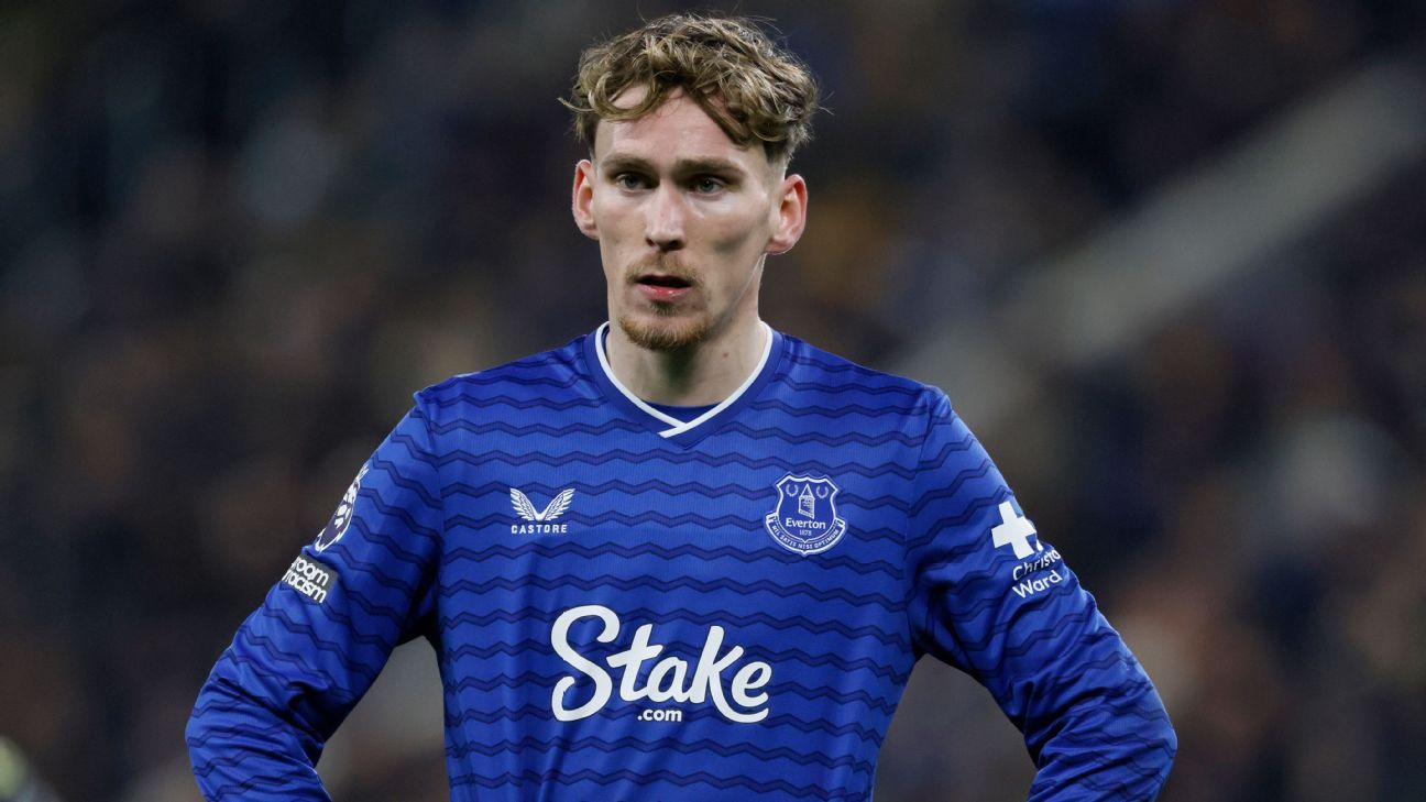 Transfer rumors, news: Man United consider re-signing former midfielder Garner