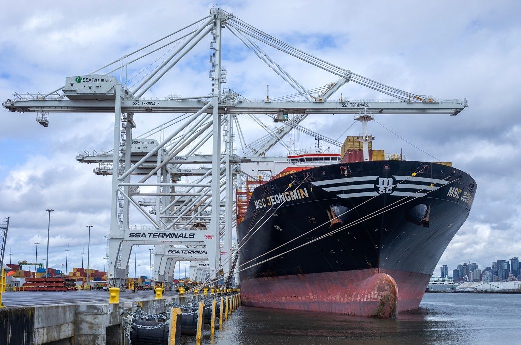 US container imports drop 5.4% in November: Descartes