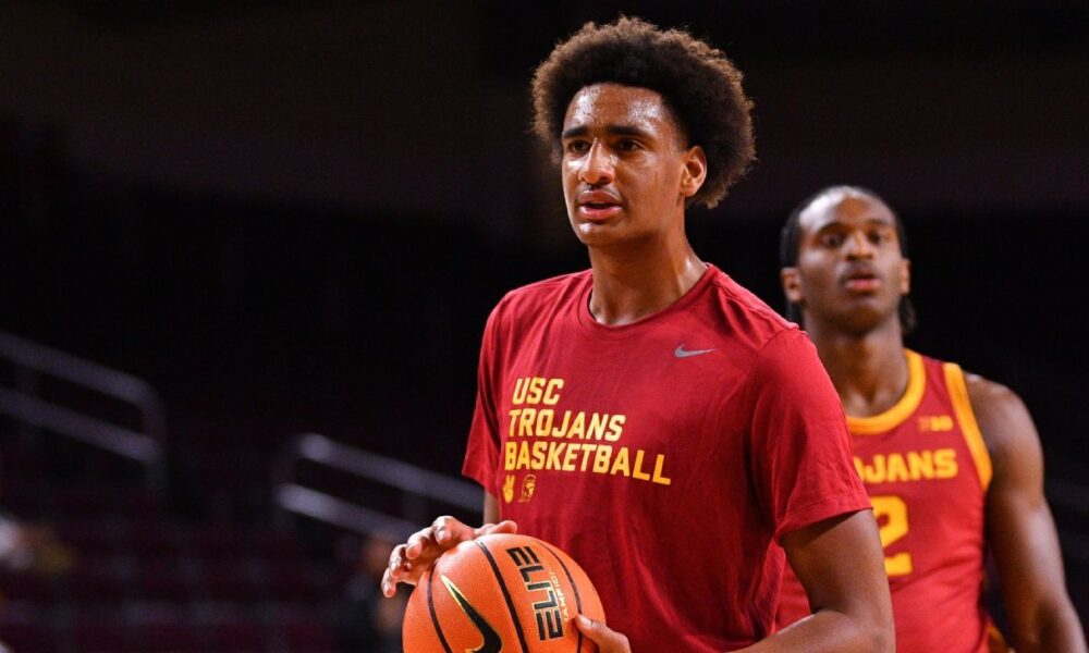 USC’s Arenas gets first practice since knee injury