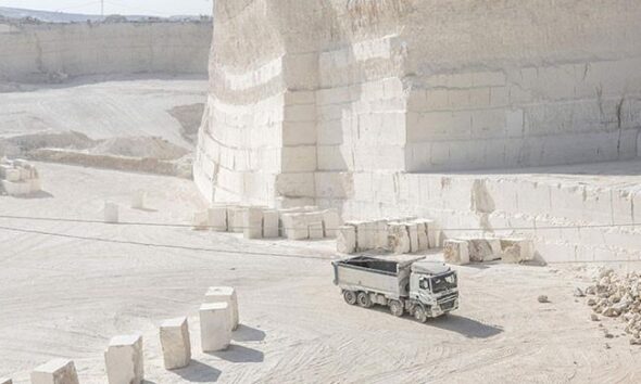 Famed Jerusalem stone still sells despite West Bank economic woes