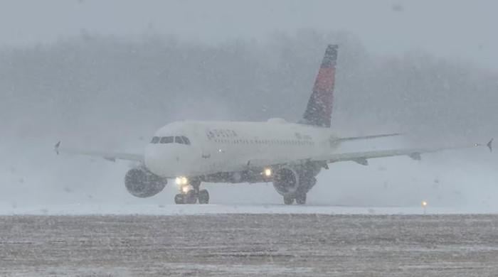 Winter weather in US Northeast leads to thousands of flight delays, cancellations