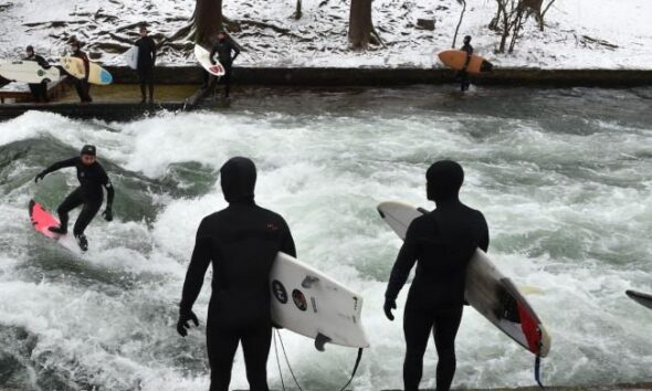 Row deepens over vanished river wave in Munich