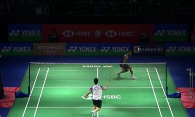 Bird droppings halt India Open match twice