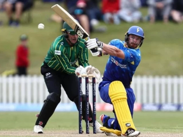 Left is sometimes right for Phillips | The Express Tribune