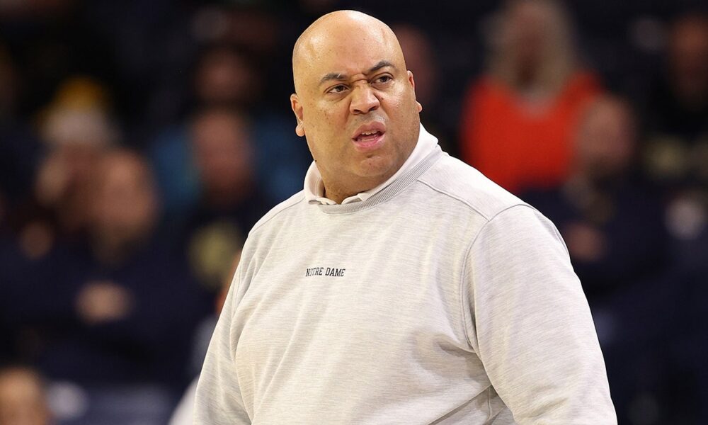 Notre Dame head coach goes ballistic, rushes after official in wild scene following controversial loss