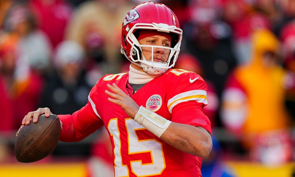 Patrick Mahomes says he has to be held back from pushing so hard in injury rehab, shares hopes for Week 1