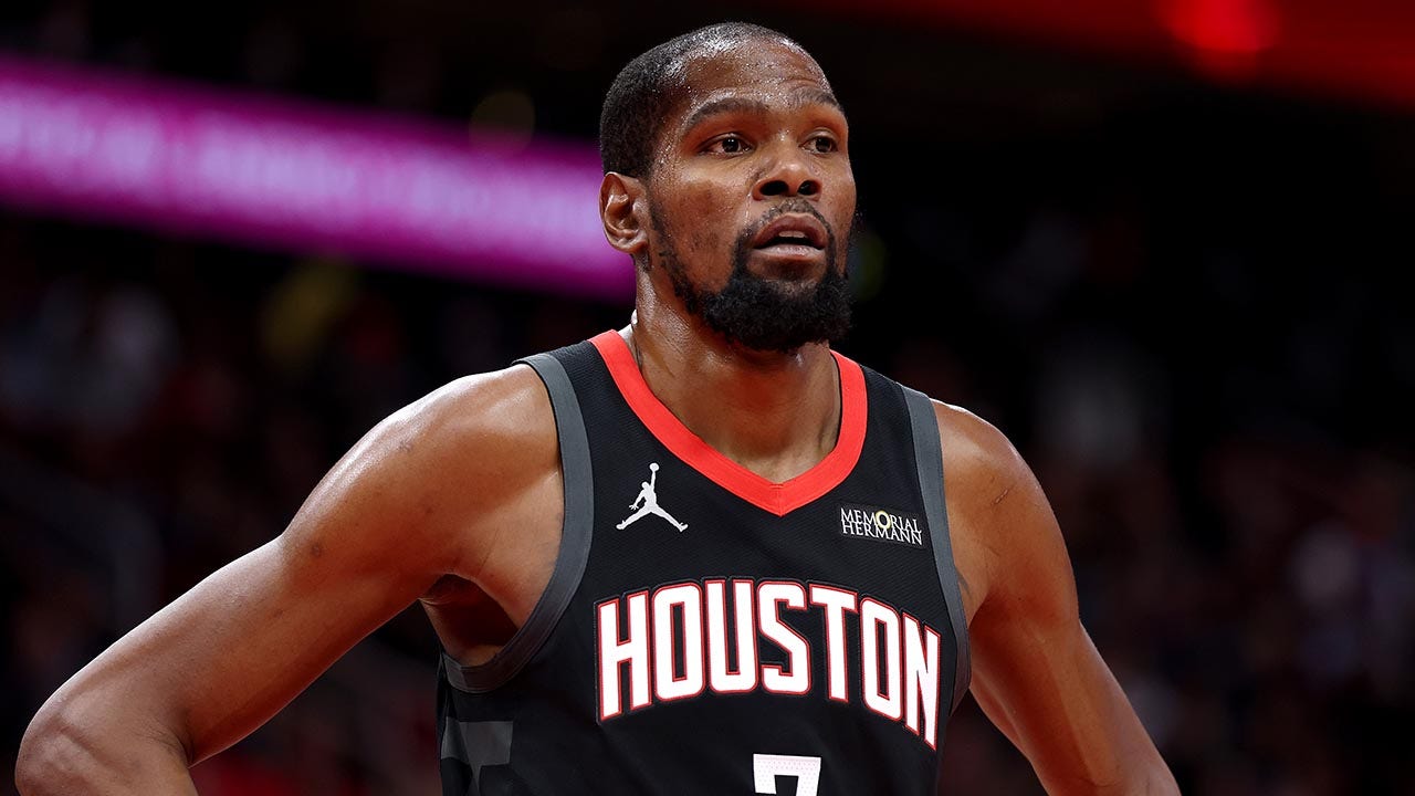 Rockets’ Kevin Durant unleashes expletive-filled tirade at heckling fan in hot-mic moment