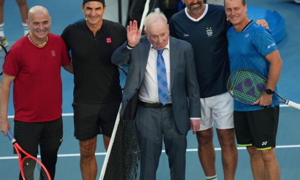 Roger Federer celebrates career with exhibition matches at Australian Open kick-off