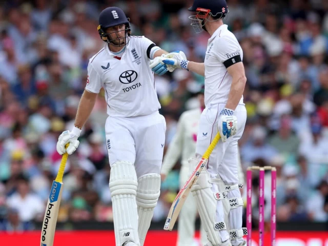 Root, Brook tame Australia  | The Express Tribune