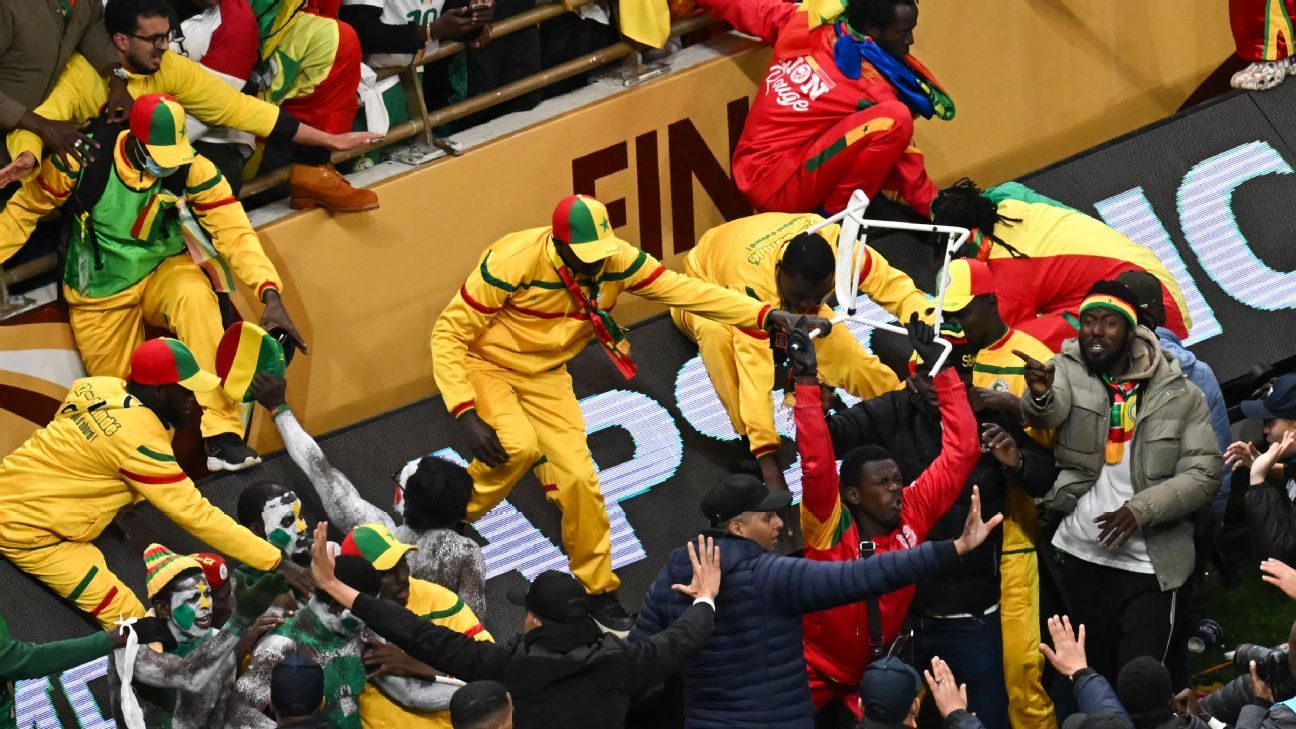 Senegal coach defends team’s AFCON final walkoff and chaos