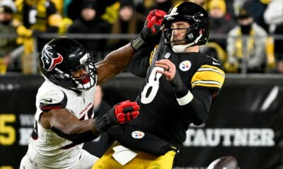 Texans defense suffocates Aaron Rodgers, Steelers in playoff win
