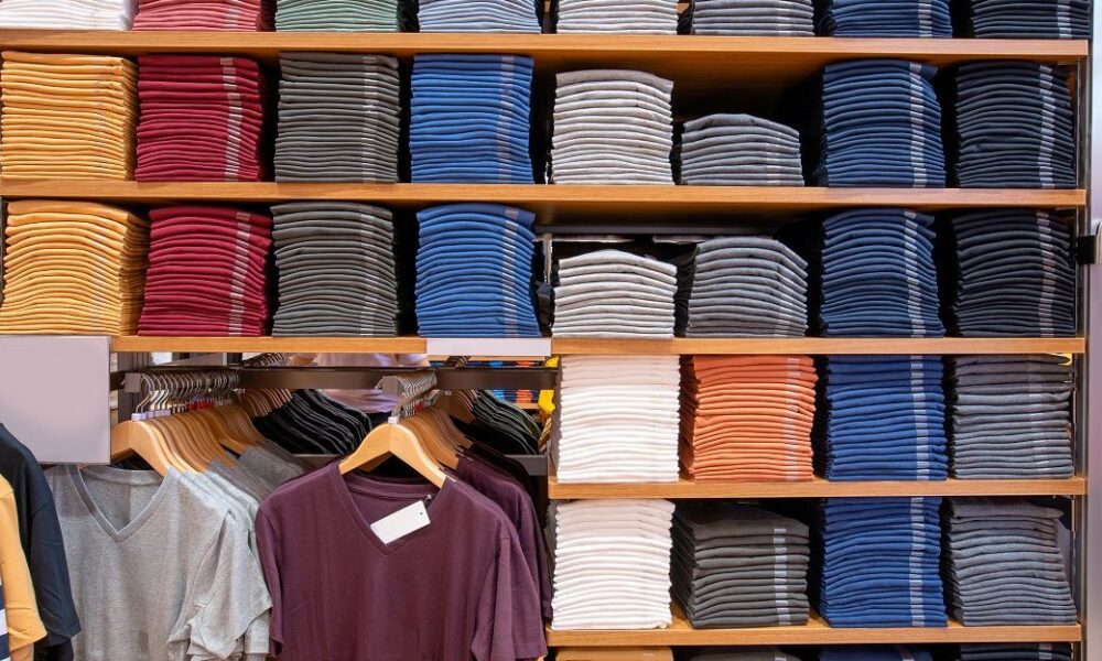 UK clothing exports rise 2.7% to in Nov 2025