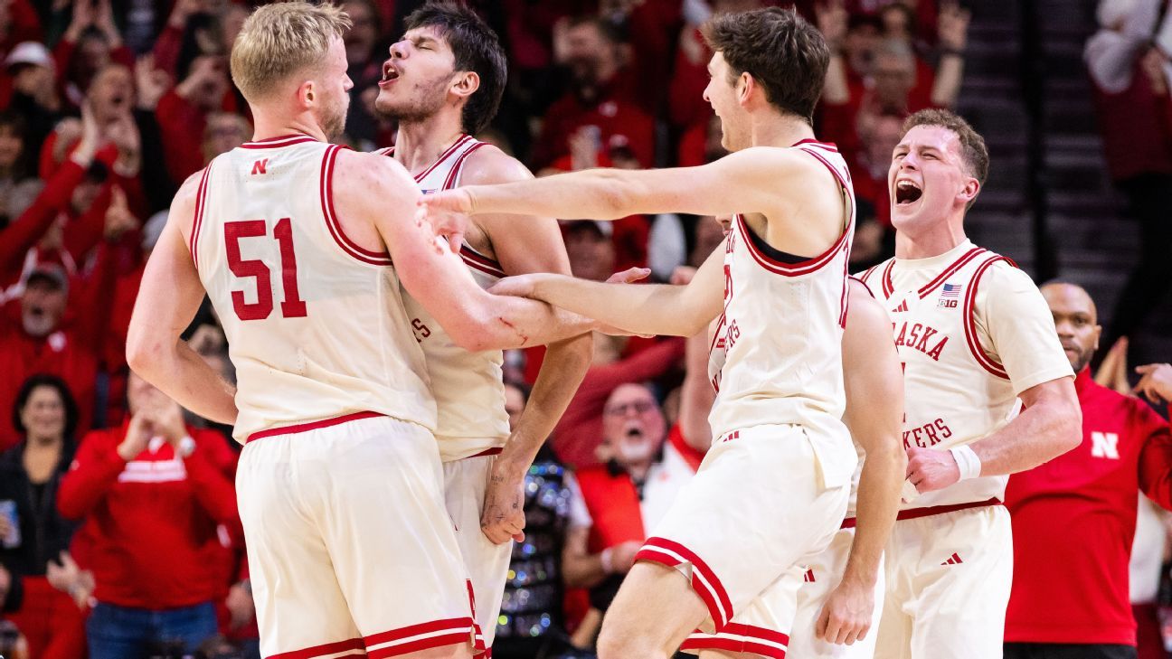 Unbeaten Huskers to fans: Quit storming court