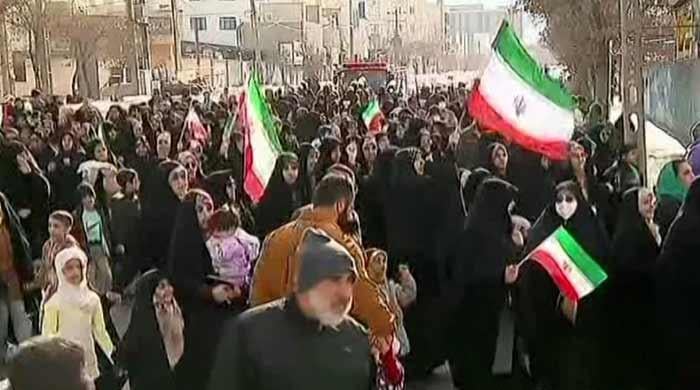 Iran’s Guards declare ‘red line’ on security as Tehran seeks to quell unrest