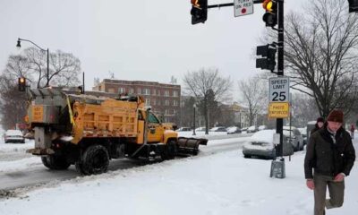 US storm leaves 850,000 without power, forces 10,000 flight cancellations