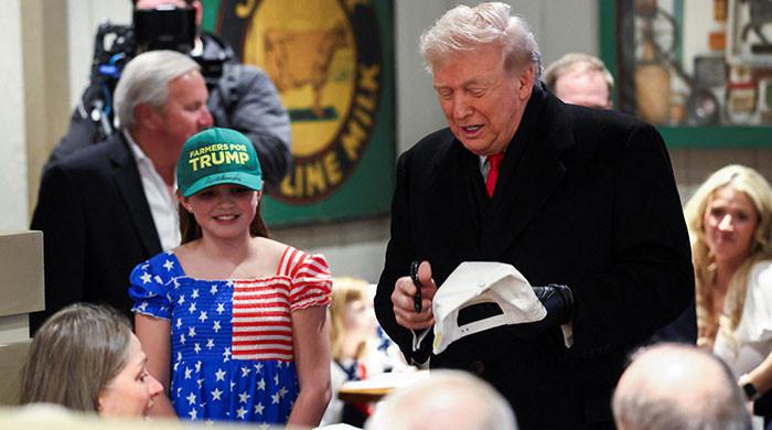 Trump vows to ‘de-escalate’ after Minneapolis shootings