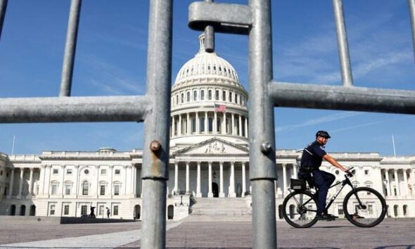 US govt starts likely brief shutdown as Congress fails to approve deal