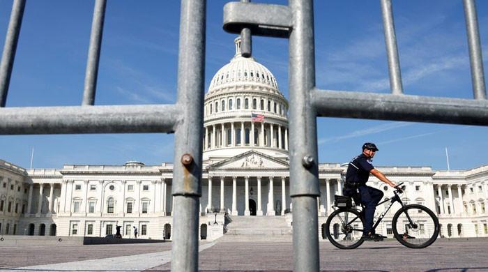 US govt starts likely brief shutdown as Congress fails to approve deal