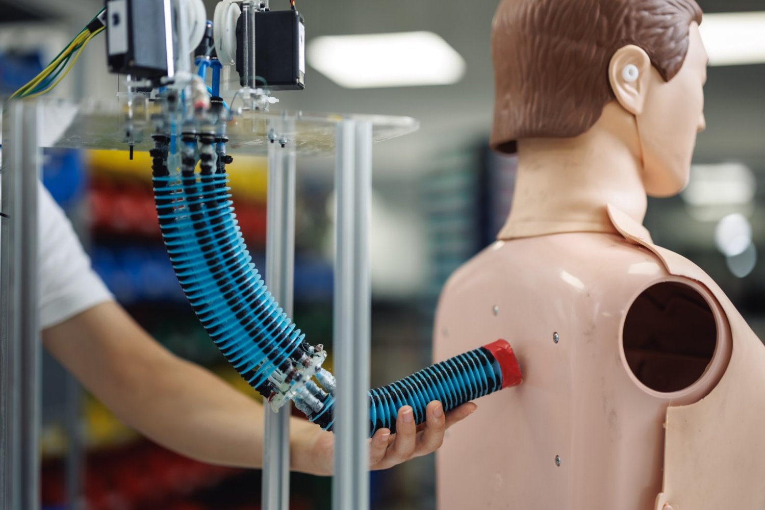 A neural blueprint for human-like intelligence in soft robots