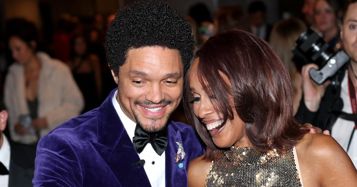 Behind-the-scenes on the red carpet of the Grammy Awards