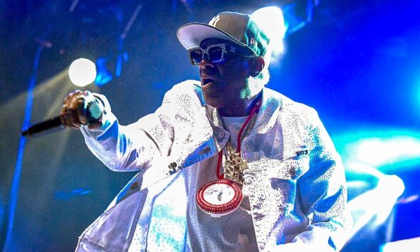 Flavor Flav invites US women’s hockey team to Las Vegas for Olympic celebration after Trump snub