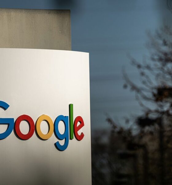 More Than 800 Google Workers Urge Company to Cancel Any Contracts With ICE and CBP