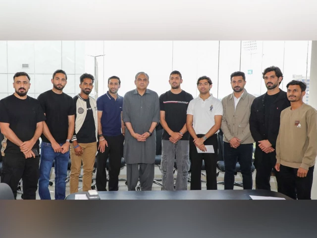 Naqvi meets national hockey team, assures support ‘until turmoil ends’ after Australia fiasco | The Express Tribune